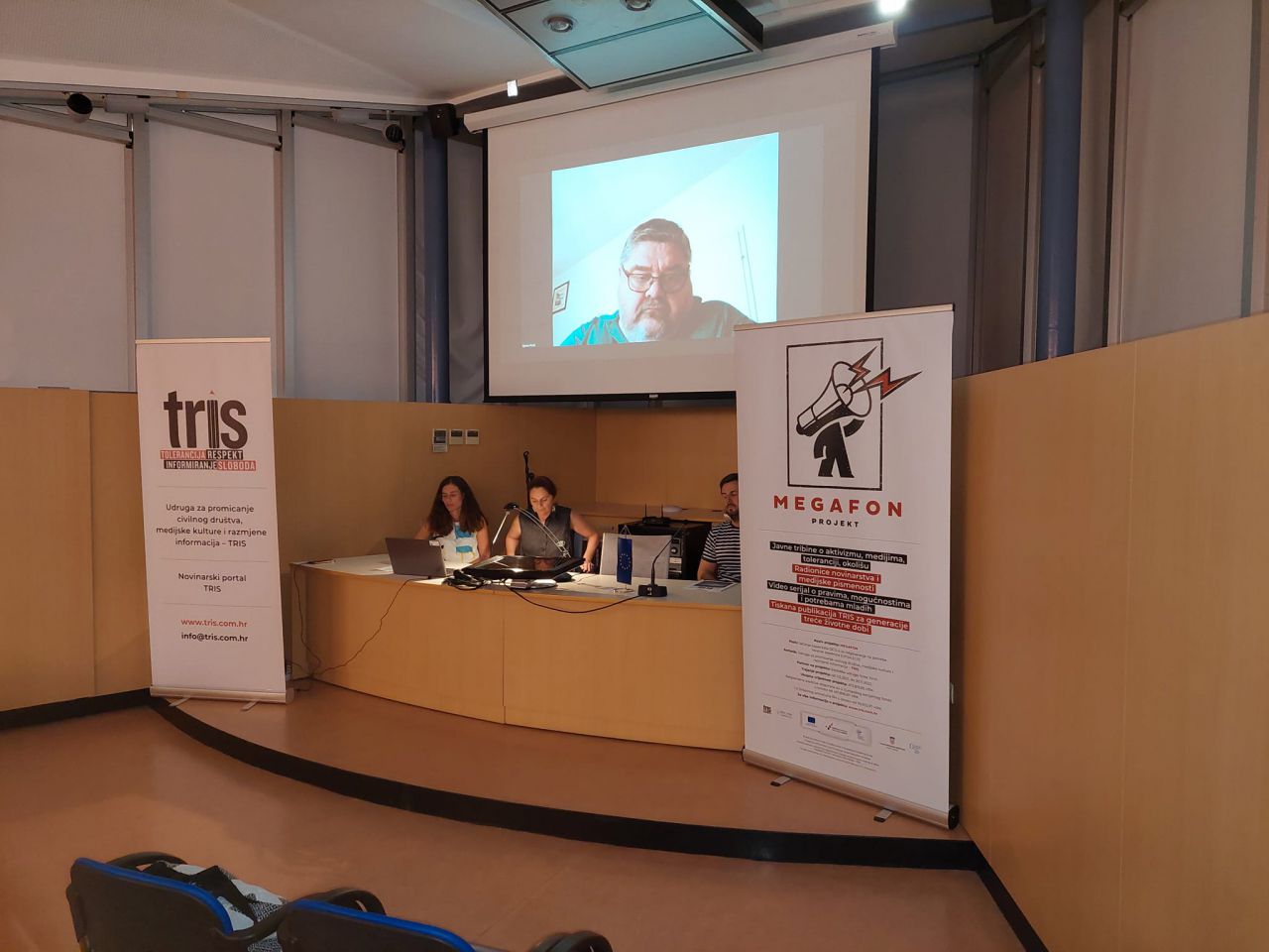 Predstavnici Bikarca na tribini udruge TRIS i Eko Krke